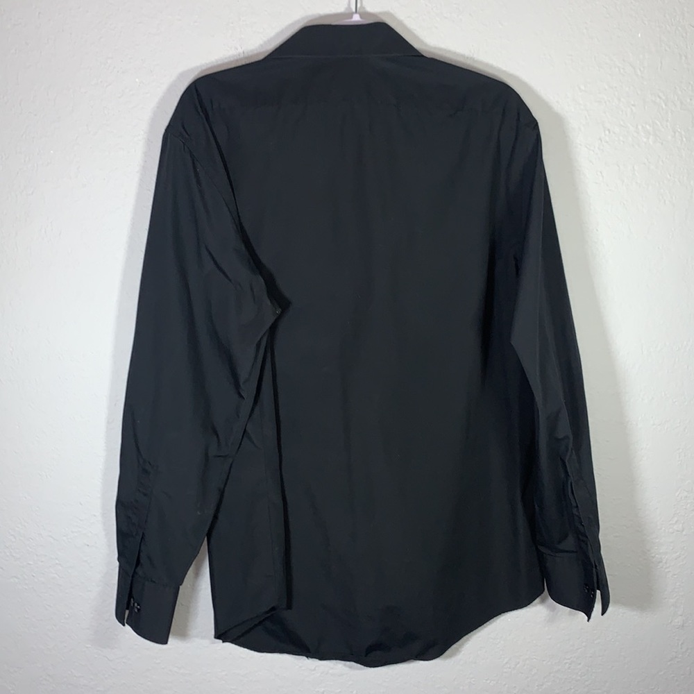 Van Heusen Fitted Black Button Up Dress Shirt Size Neck 17 - Picture 2 of 5